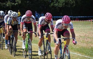 62c99112f03a4_GalaCyclistesurlevlodromeenherbedeChampagnolles171.jpg