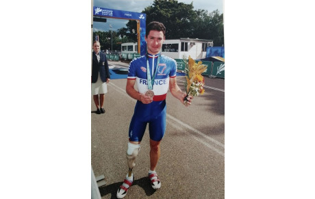 1 JOUR 1 SOUVENIR &quot;RETRO&quot; ANNEE 2000