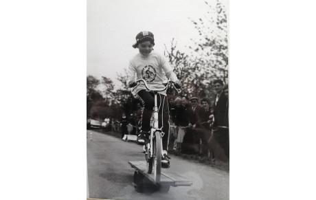 1 JOUR 1 SOUVENIR &quot;RETRO&quot; ANNEE 1977